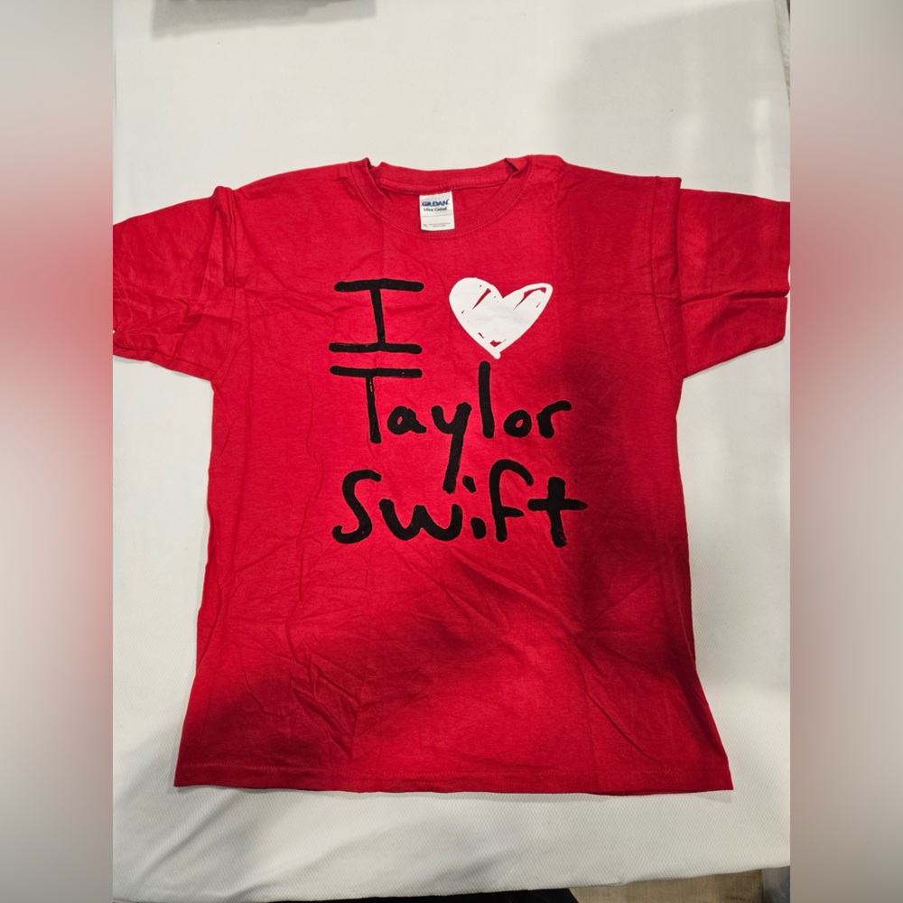 Official Merch I heart Taylor Swift 1989 World Tour Shirt